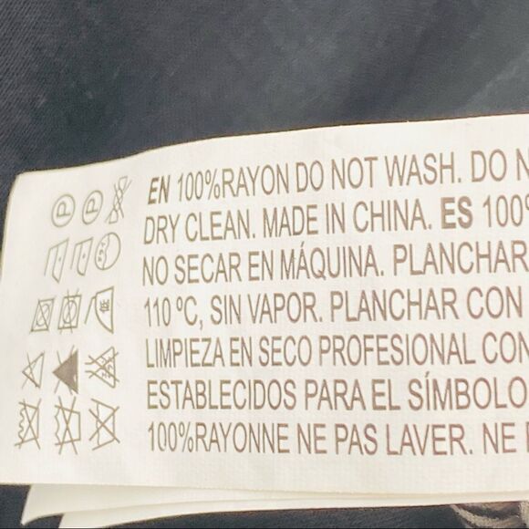 Forever 21 black tunic style floral top with keyhole detail medium - Picture 6 of 6